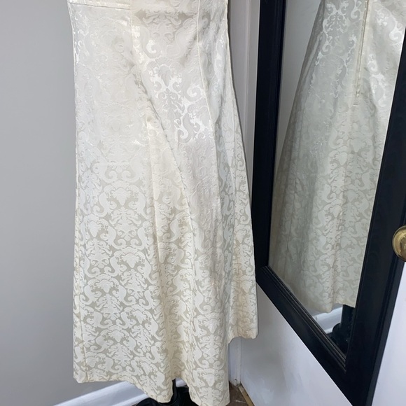 Couture strapless empire waist A-line floral embossed pattern on organic cotton - Picture 8 of 11